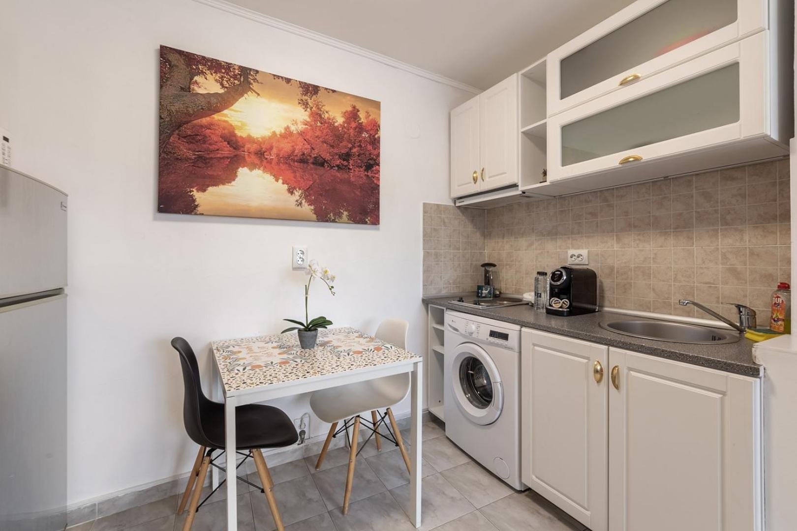 Downtown Victoria Studios By Citybookings Букурещ Екстериор снимка